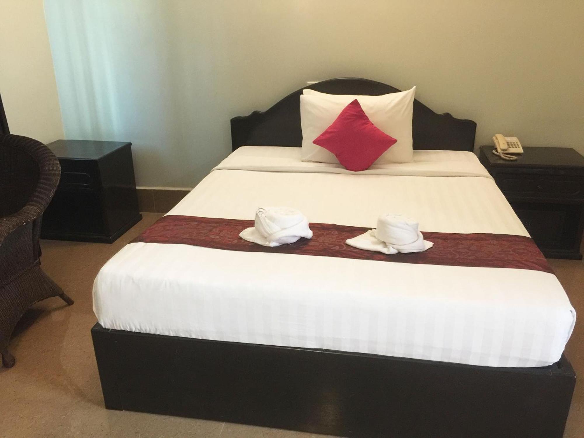 Central Night Hotel Сием Реап Екстериор снимка