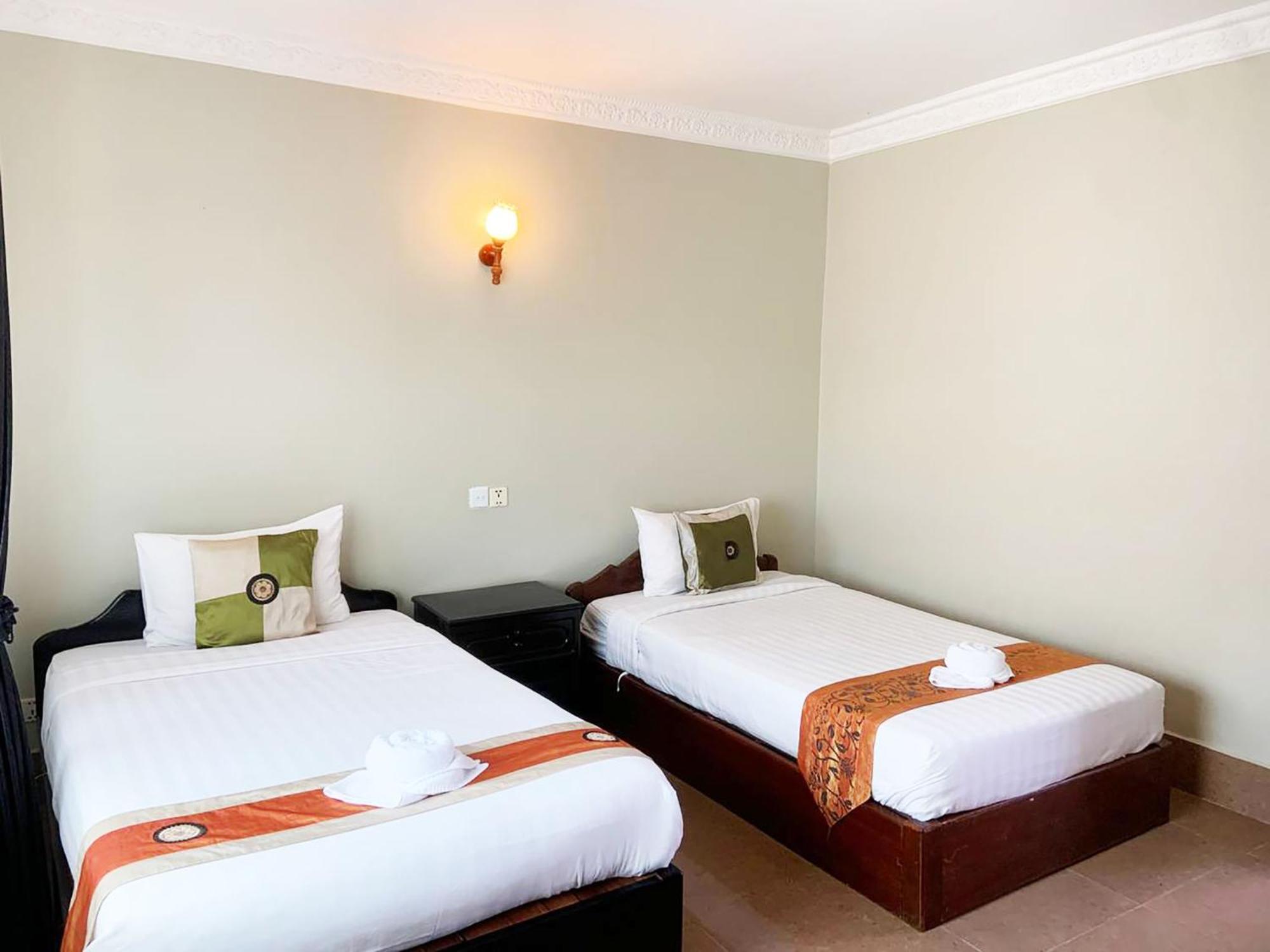Central Night Hotel Сием Реап Екстериор снимка