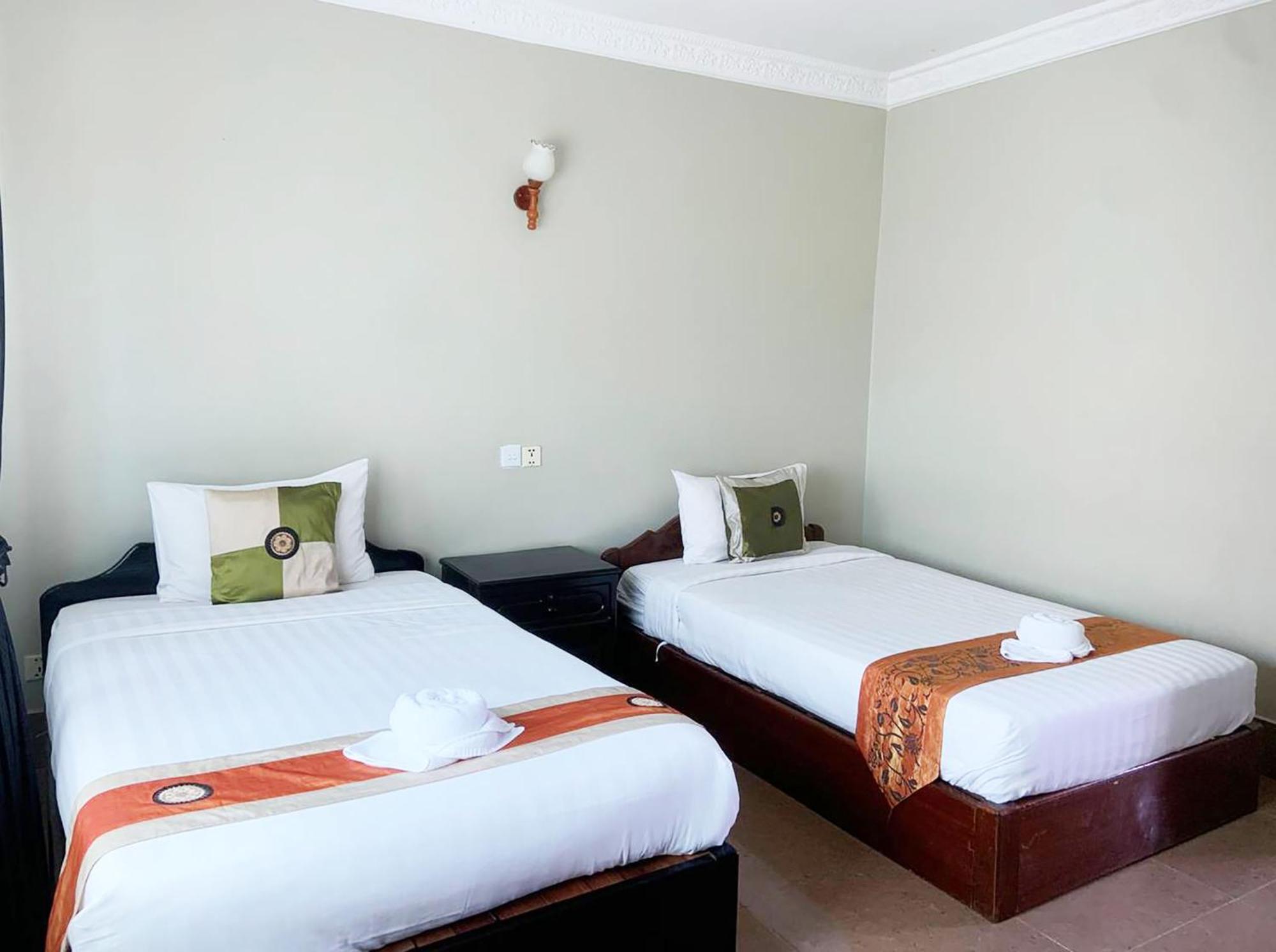 Central Night Hotel Сием Реап Екстериор снимка
