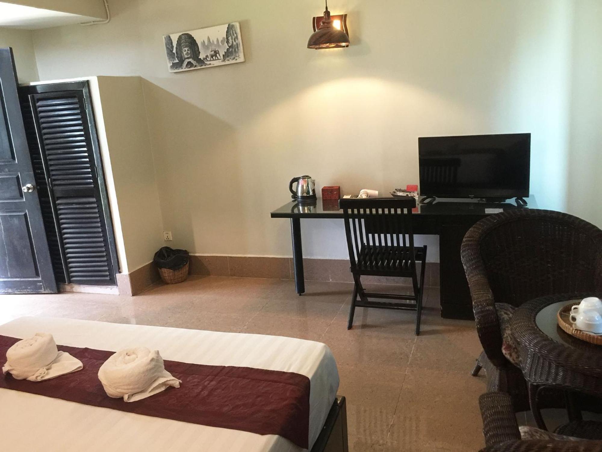 Central Night Hotel Сием Реап Екстериор снимка