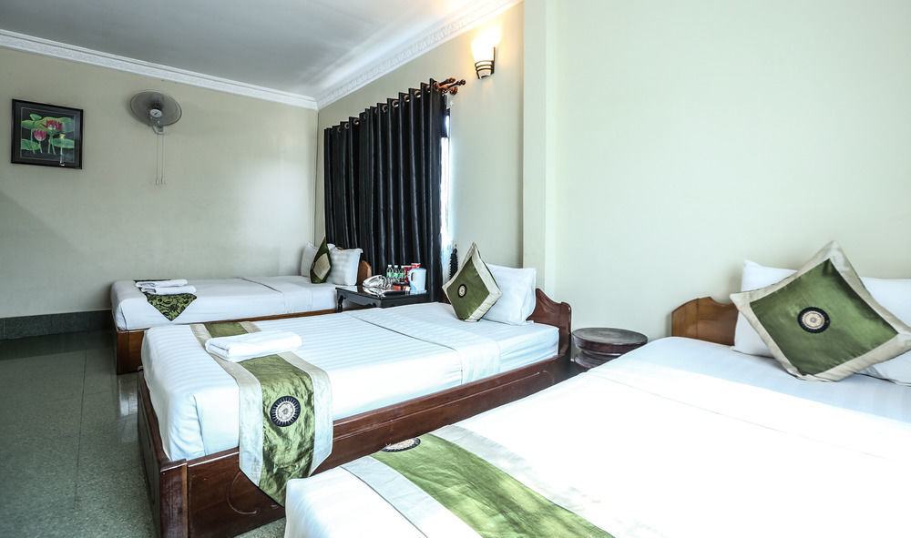 Central Night Hotel Сием Реап Екстериор снимка