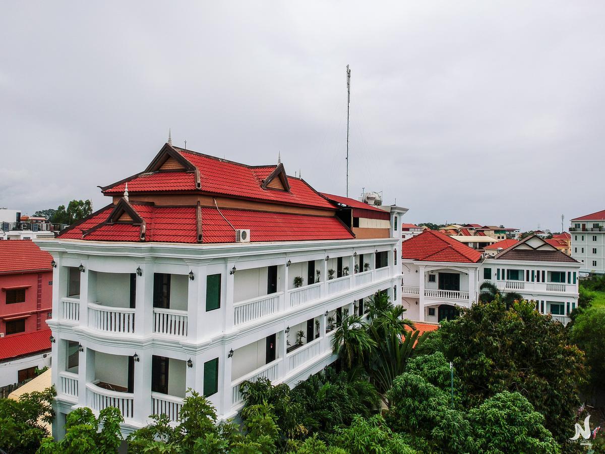 Central Night Hotel Сием Реап Екстериор снимка